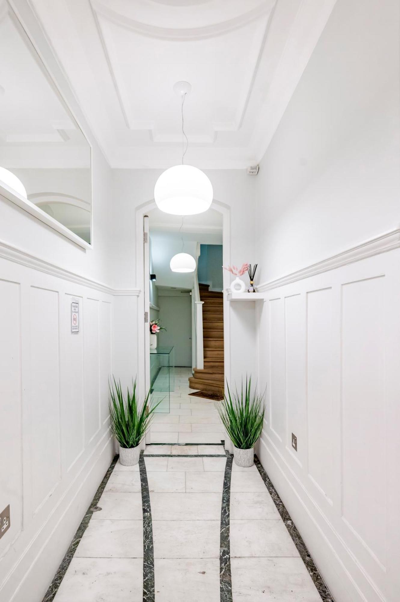 Welcome London St Martin'S Екстер'єр фото