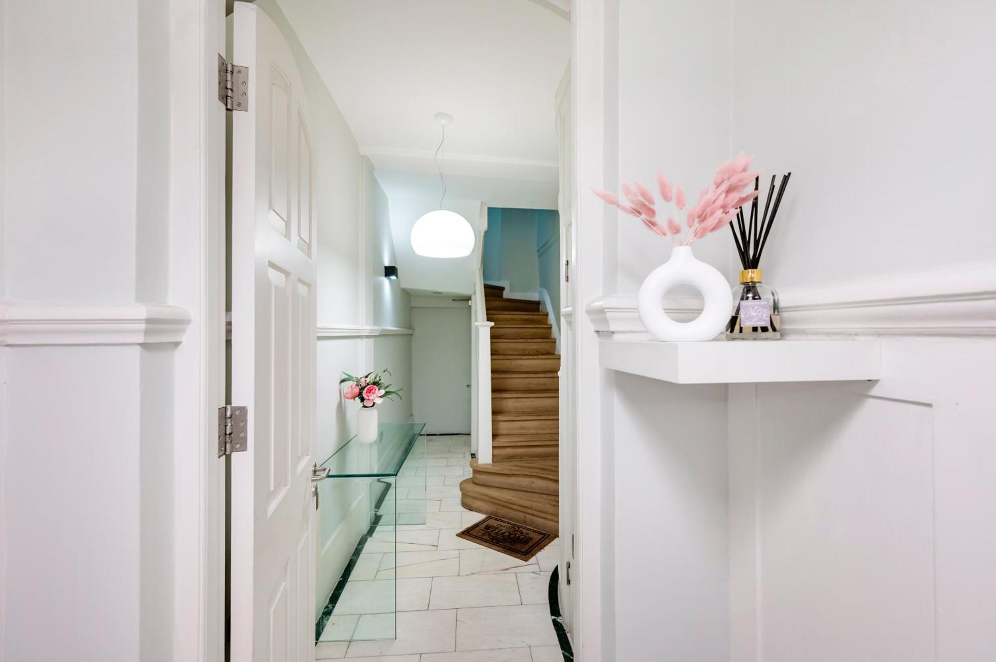 Welcome London St Martin'S Екстер'єр фото