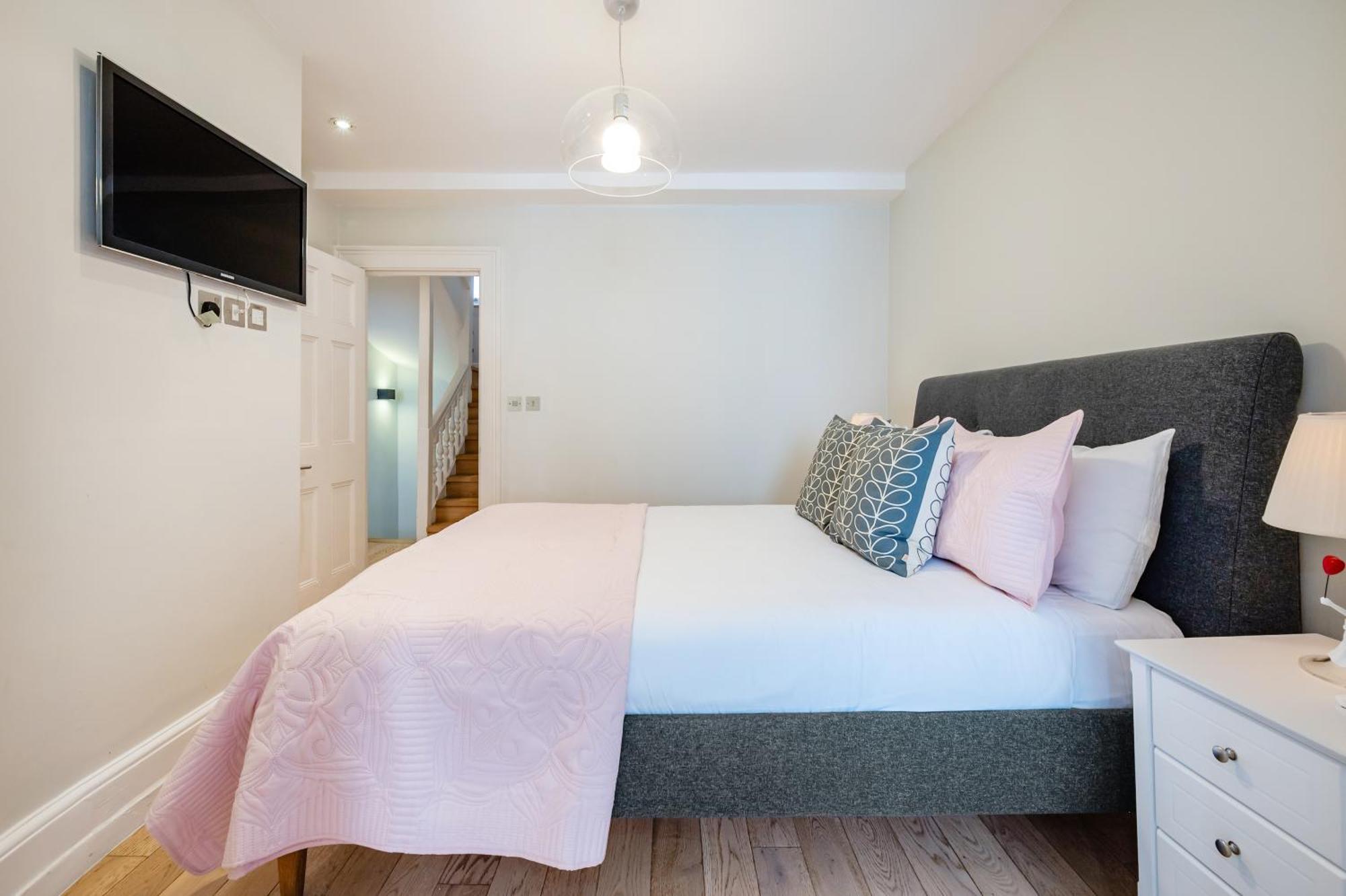 Welcome London St Martin'S Екстер'єр фото